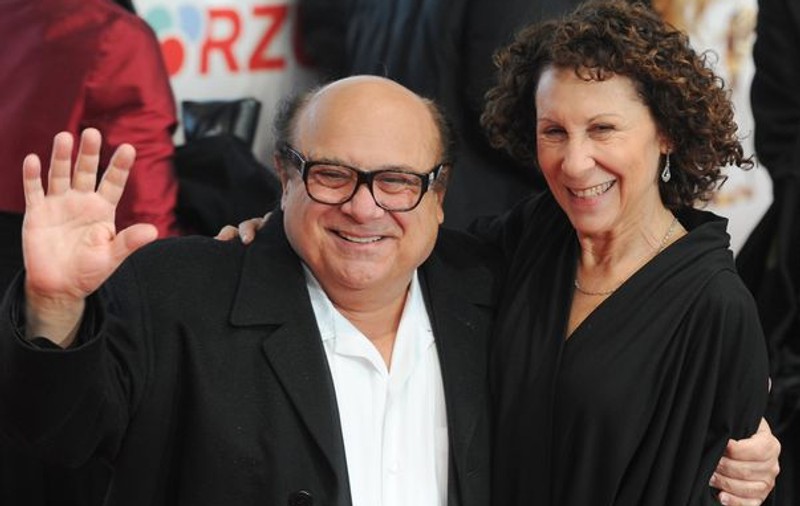 S-a răzgândit! Danny DeVito nu mai divorţează