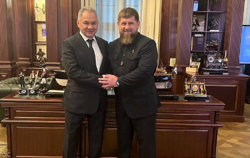 Ramzan Kadîrov a mers la Moscova să se întâlnească cu ministrul rus al apărării. A spus apoi că a primit noi ordine
