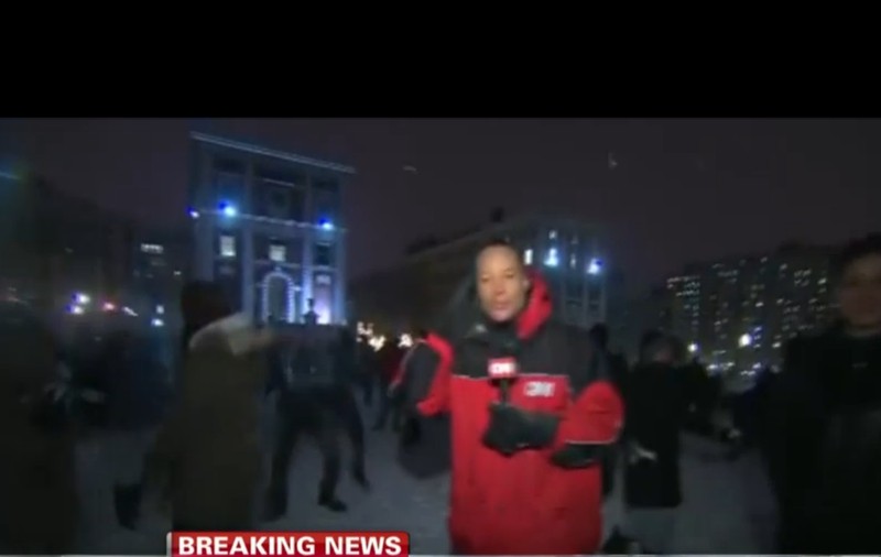 Reporter, BĂTUT ÎN DIRECT LA CNN PE UN PATINOAR! Video în articol