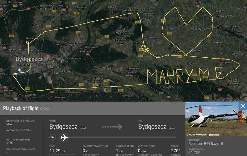 Cerere în căsătorie spectaculoasă, în Polonia. Pilotul a lăsat mesajul pe trackerul de zbor