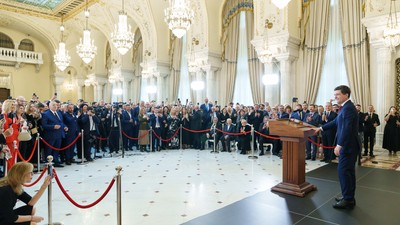 Cei doi mari actori, în primul rând(dreapta), la Cotroceni. Foto presidency.ro