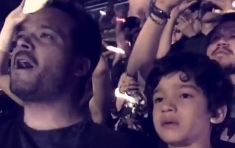 Reacţia neaşteptată a unui copil cu autism, la un concert al trupei Coldplay | VIDEO