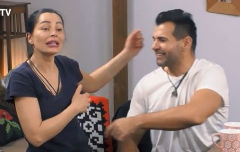 Brigitte Sfăt, topless la Ferma. Toți au fost cu ochii pe ea | FOTO