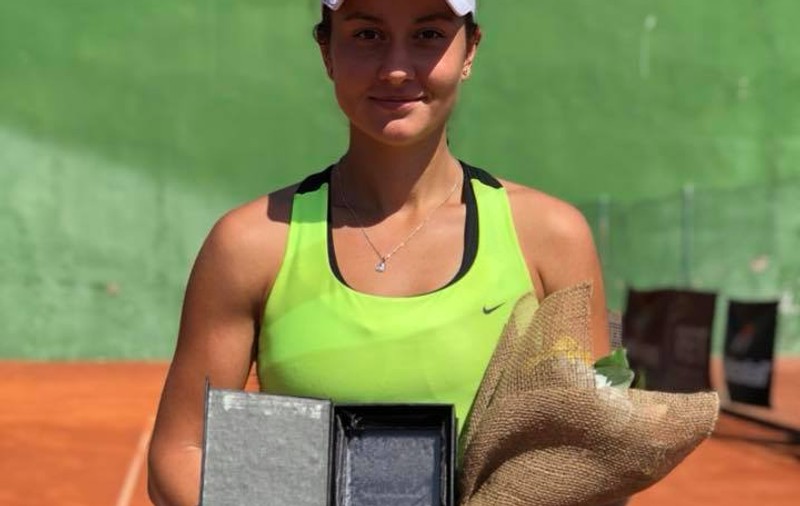 Ioana Roșca, fostă câștigătoare de Roland Garros la junioare, scoate capul în tenisul mare. Povestea de viață a fetei este fabuloasă
