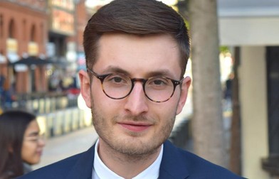Vlad Teohari este membru fondator al USR Diaspora și USR Tineret