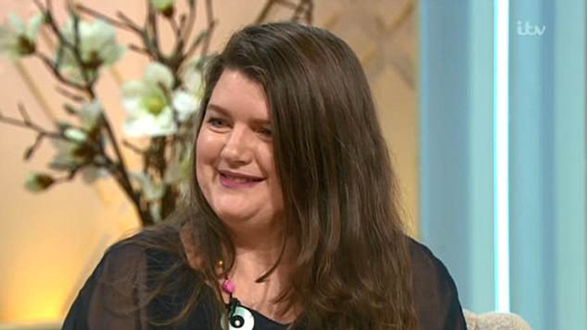 O cititoare în palmă a analizat mâinile cuplului Harry-Meghan. Helen Elizabeth Evans, cititoare în palmă, invitată la ITV