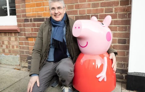 Unul dintre creatorului serialului de animație Peppa Pig a fost jefuit de 2 români. Sursă foto: nfts.co.uk