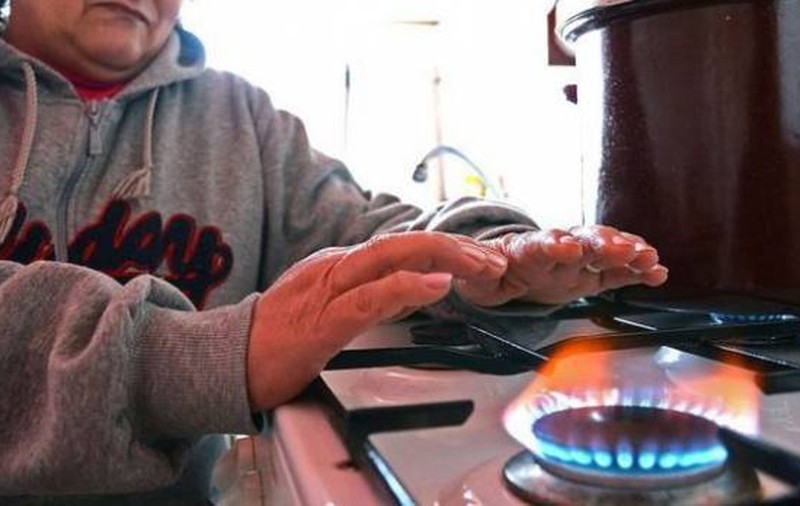Românii ARŞI LA BUZUNARE! Vezi ce se întâmplă cu preţul gazelor