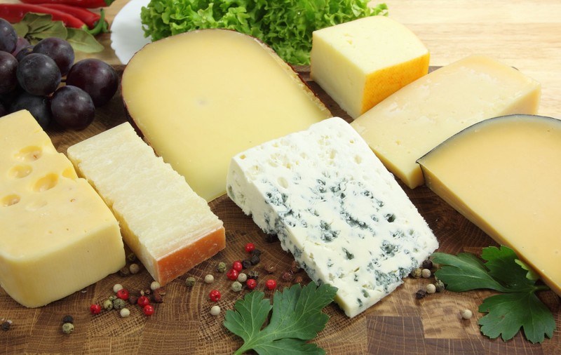 De ce este bine să mănânci brânzeturi maturate. Vezi ce spun nutriționiștii