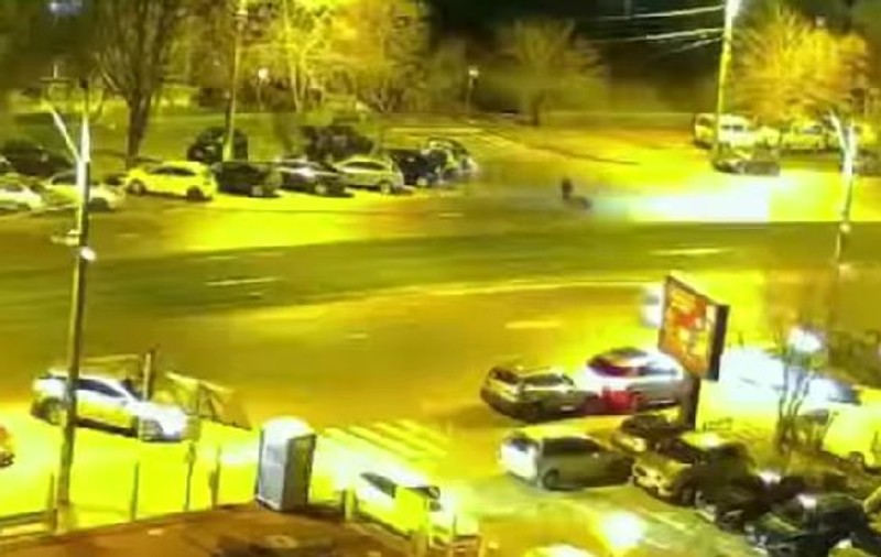 Un bărbat și câinele său, uciși după ce au fost loviți în plin de un motociclist în București
