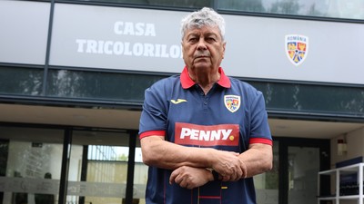 Mircea Lucescu a fost fotografiat pentru prima dată în echipamentul României după aproape 40 de ani. Foto: Facebook Echipa Națională a României