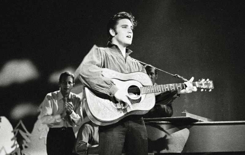 Înregistrare audio cu Elvis Presley, apărută după aproape 70 de ani. Trei melodii din 1956, cântate într-un concert live