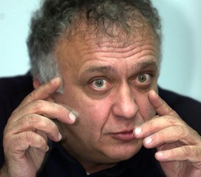 Conferinta de presa a comisiei Centrale a Arbitrilor. In imagine, Nicolae Grigorescu.