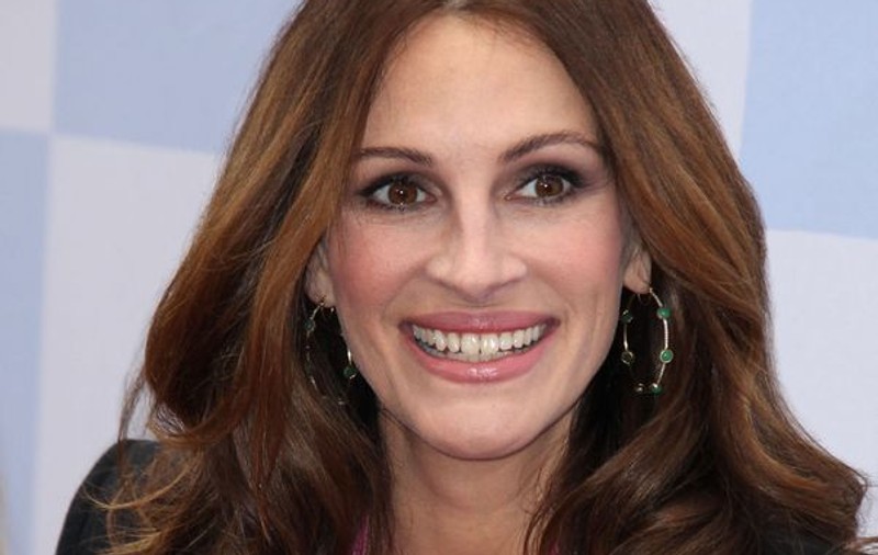 Julia Roberts: ”Nu mă uit în oglindă decât când mă spăl pe dinți”