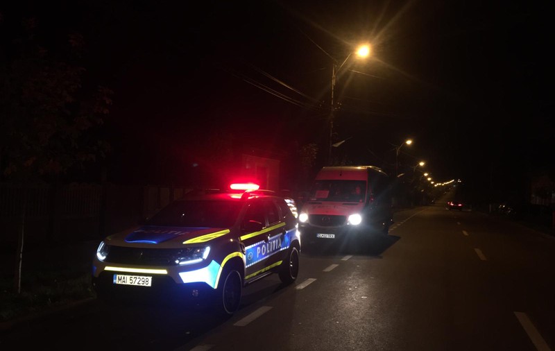Scandal cu focuri de armă la Craiova. Un polițist a fost rănit la mână de un bărbat pe care-l imobilizase
