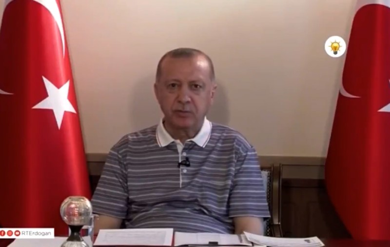Președintele turc Recep Erdogan a ațipit în timp ce ținea un discurs în fața partidului său