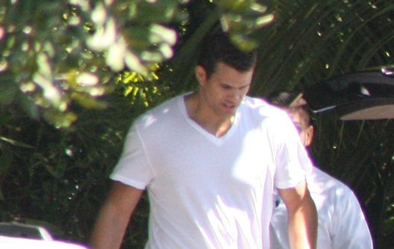 Foto | Kris Humphries, soțul lui Kim Kardashian, trist după noaptea nunții