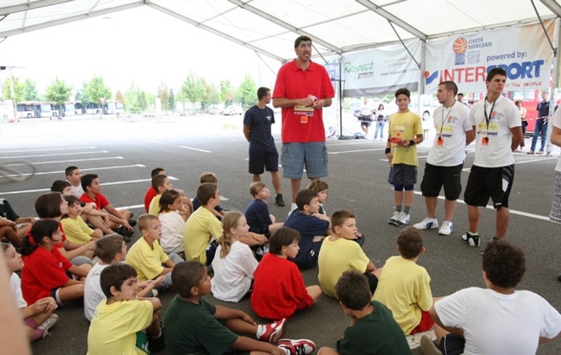 Ghiţă Mureşan, singurul român care a jucat în liga profesionistă nord-americană, cel mai înalt jucător din istoria NBA: ”N-am fost gagicar!”