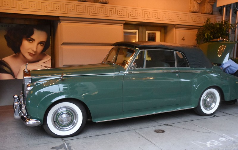 Rolls-Royce-ul verde al lui Elizabeth Taylor, vândut la licitație la un preț sub așteptări