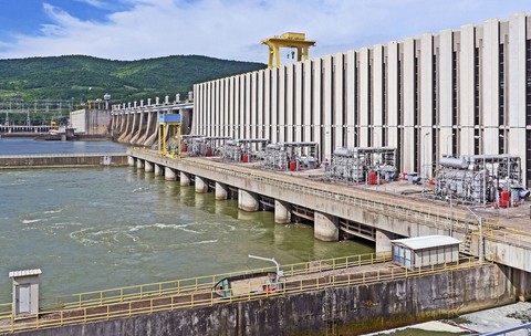 Energia hidro ne-a salvat în ultimele zile, dar Ministerul Mediului și unele ONG-uri blochează terminarea hidrocentralelor începute de Ceaușescu