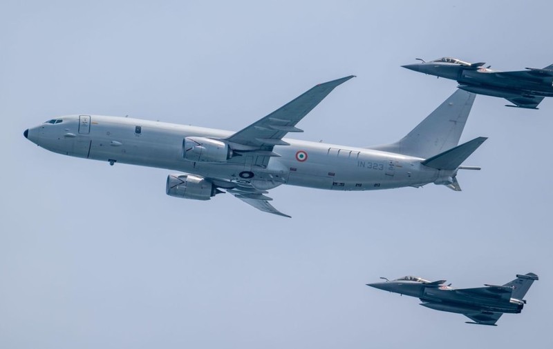 Un avion militar chinez a tras cu rachete luminoase spre o aeronavă australiană deasupra Mării Chinei de Sud: „O mișcare nesigură și neprofesională” 