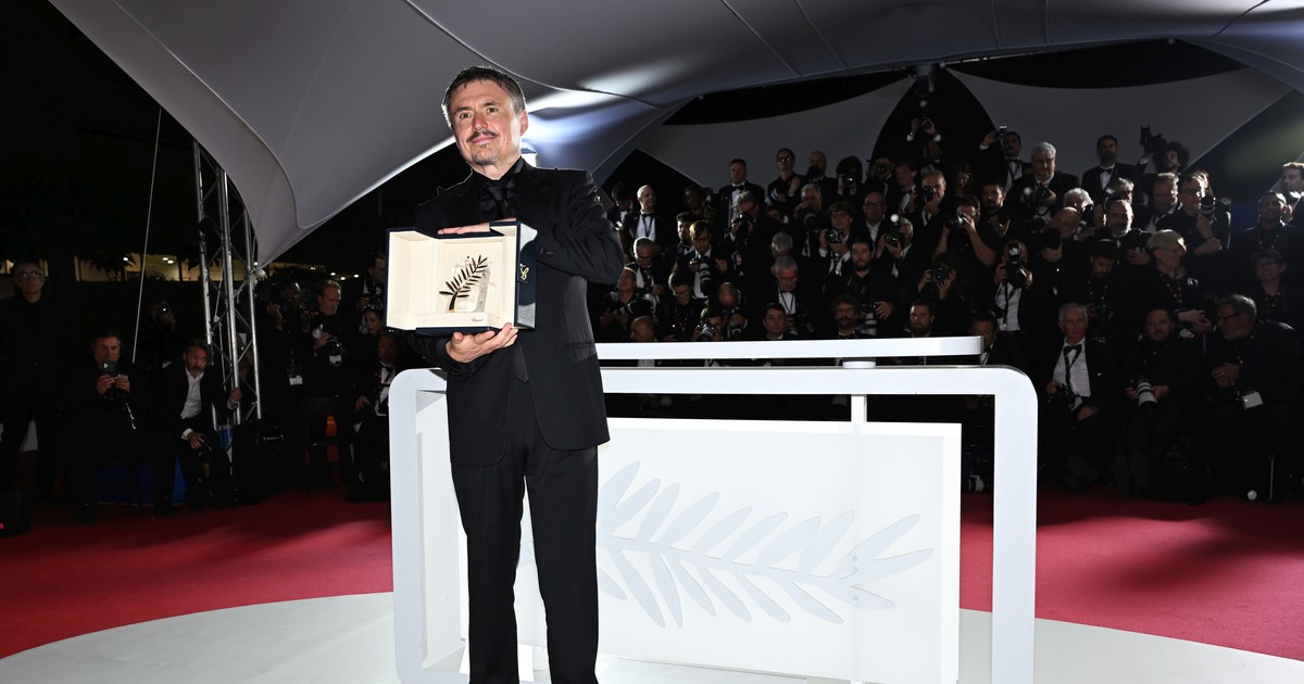 Cristian Mungiu s-a întors acasă după succesul răsunător la Cannes. Foto Getty Images