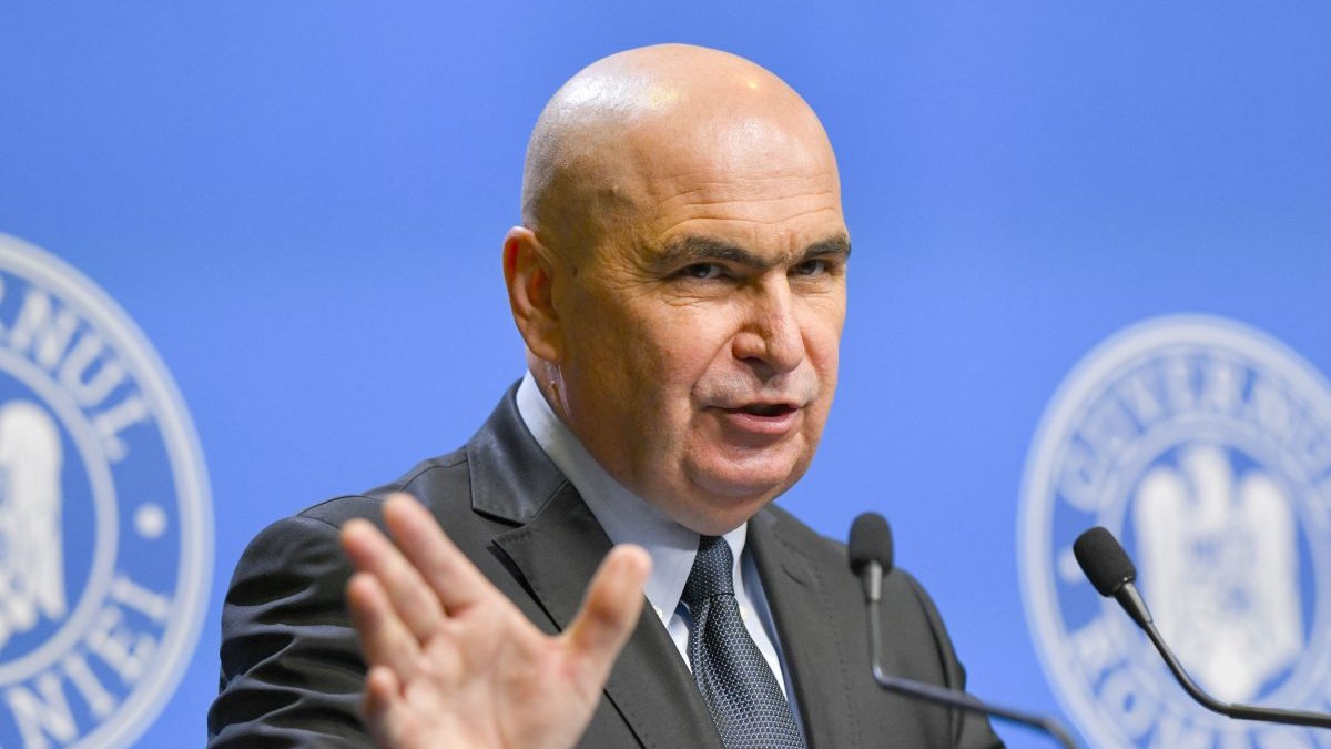 Premierul Ilie Bolojan sustine o conferinta de presa, la Palatul Victoria din Bucuresti, vineri, 3 octombrie 2025