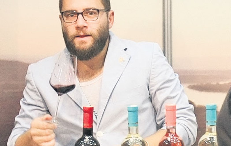 A dat din «Cassa Loco» în vinuri