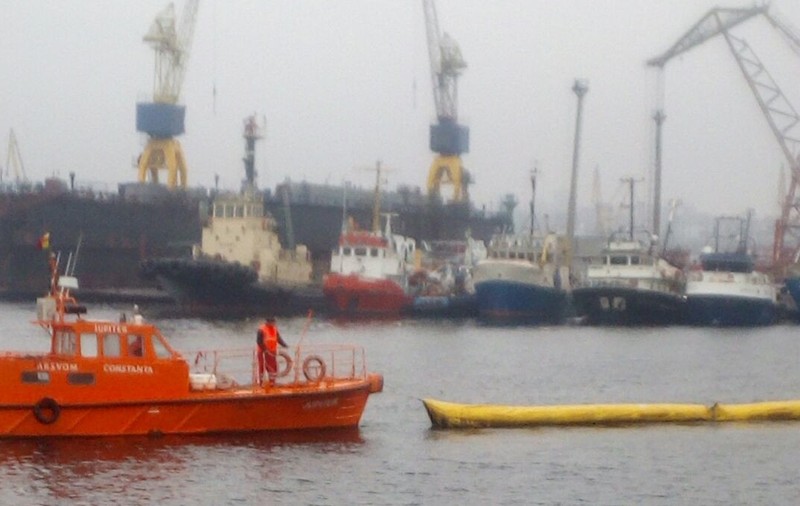 Un pescador s-a scufundat în Portul Constanța/ FOTO