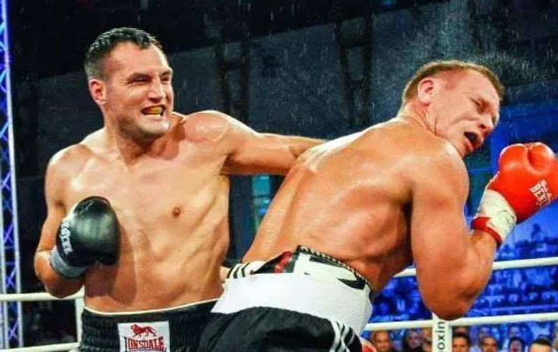 Cristian Ciocan și-a apărat centura de campion european WBO la categoria grea