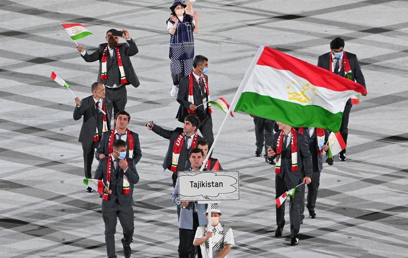 JO 2020: Delegațiile din Kîrgîstan și Tadjikistan au sfidat protocolul, defilând fără măști
