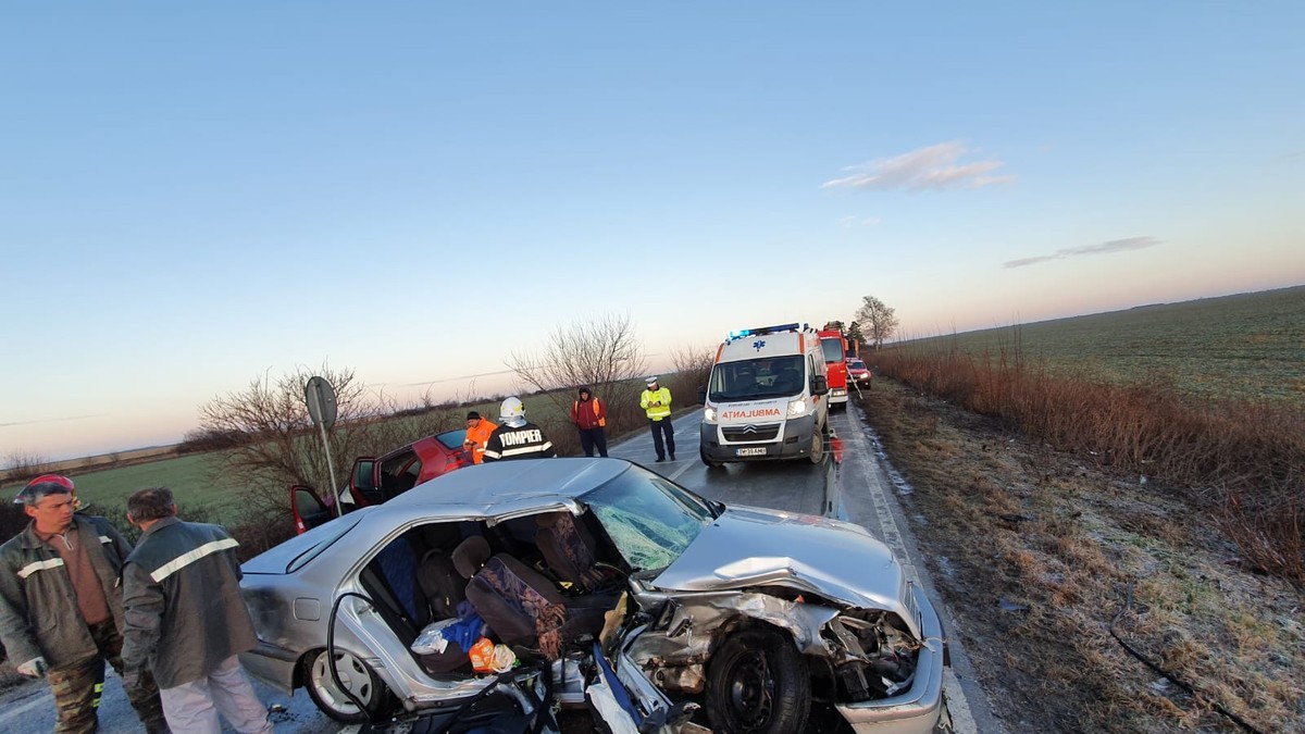 Accident grav în Timiș. Doi oameni au murit, cinci au fost răniți din cauza vitezei