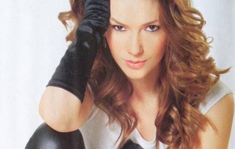 Adela Popescu şi DJ Project vor cânta la închiderea FOTE 2013