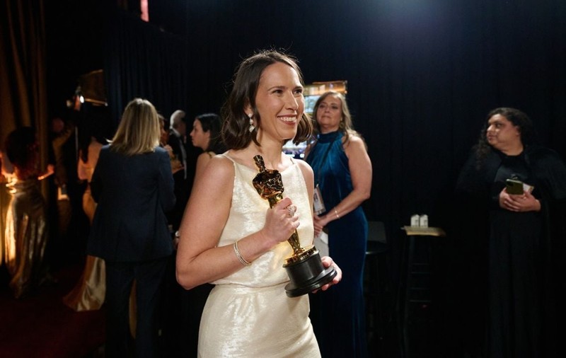 Regizoarea de origine română Natalie Musteață, câștigătoarea premiului Oscar pentru scurtmetrajul „Two People Exchanging Saliva”, vine la București