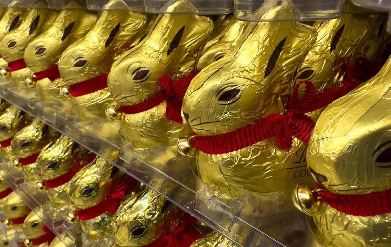 Iepurașii de ciocolată Lindt, prea scumpi de Paște, nu se vând nici dacă sunt mai ieftini cu 75%. De ce au rămas pe rafturi