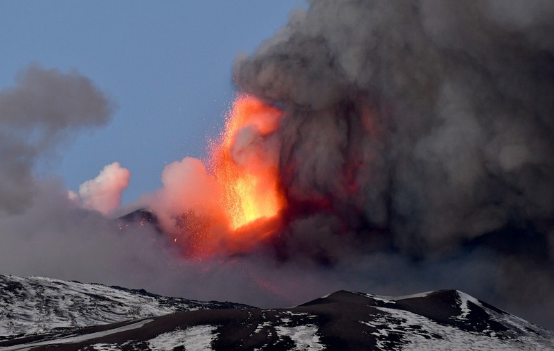 VIDEO | Erupție spectaculoasă a vulcanului Etna, cea mai puternică din ultimii ani