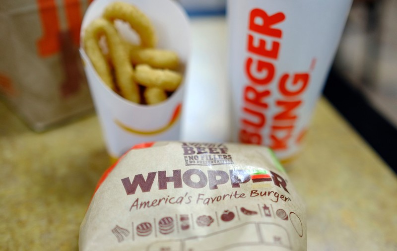 Burger King, în proces din cauza plângerilor care spun că burgerul Whopper este prezentat „mai mare” în reclame decât în realitate