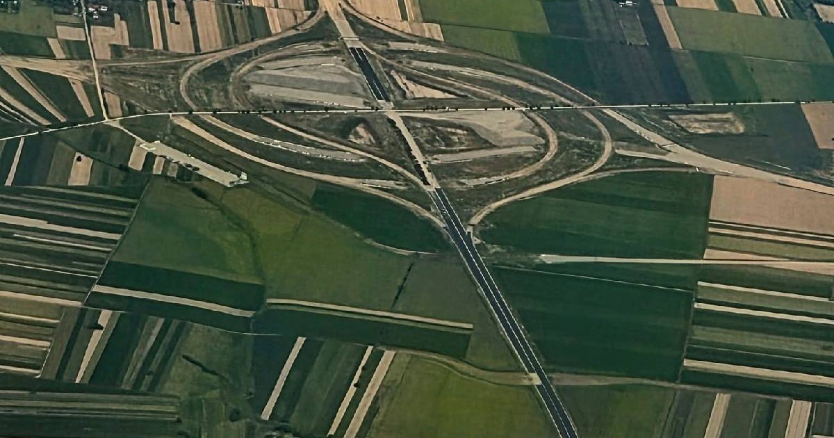 Lucrări de asfaltare la cel mai mare și complex nod rutier din România