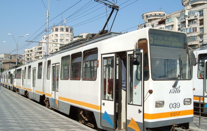 Scos din uz 8 ani, „tramvaiul corporatiștilor” din București va da primele probe vineri. Când ar putea circula din nou