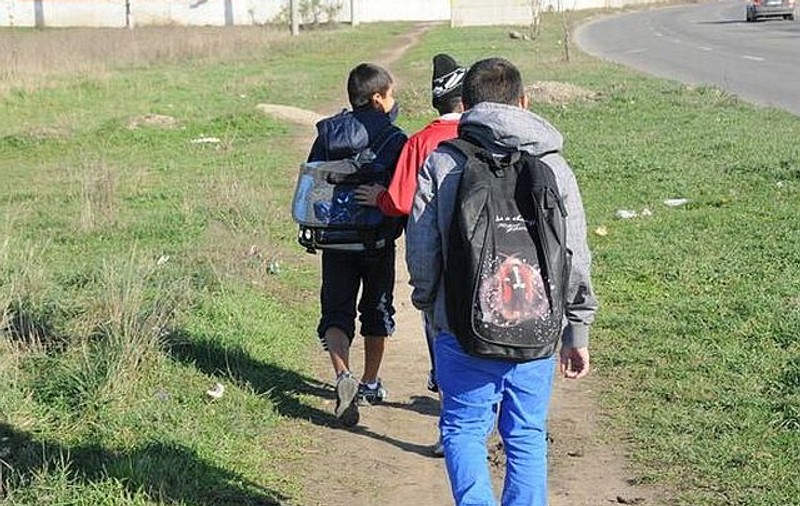 Avocatul Poporului critică eliminarea burselor rurale pentru liceeni. „Decizia este surprinzătoare și nedreaptă”