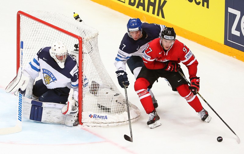 Hochei. Connor McDavid, cel mai bun din NHL. Atacantul echipei Edmonton Oilers are 20 de ani