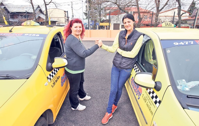 Sexul slab, puternic la volan | Taximetristele îşi fac loc prin Bucureşti