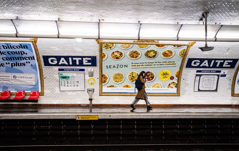 Două persoane au murit la metroul din Paris, după ce au fost lovite de o garnitură de tren