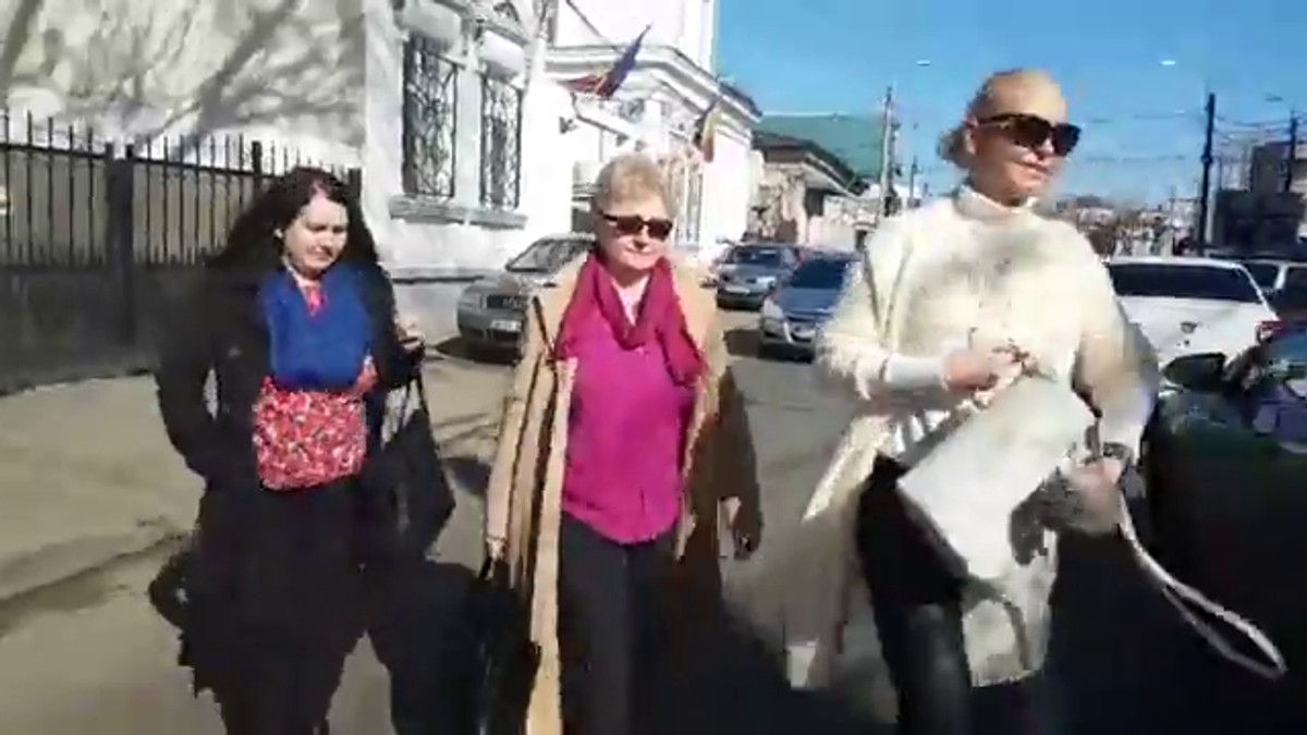 Vica blochina i-a făcut plângere pentru hărțuire și amenințare lui Victoraș Micula