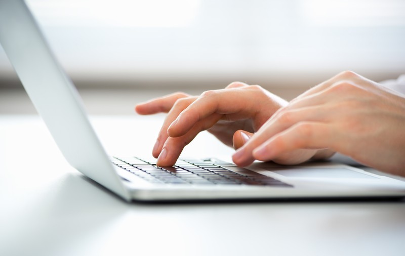 Avantajele folosirii unui cont bancar digital pentru accesarea creditelor