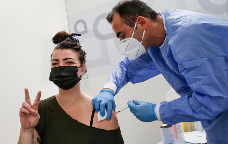 Zi liberă pentru cei care se vaccinează anti-COVID. Proiectul, aprobat de Parlament