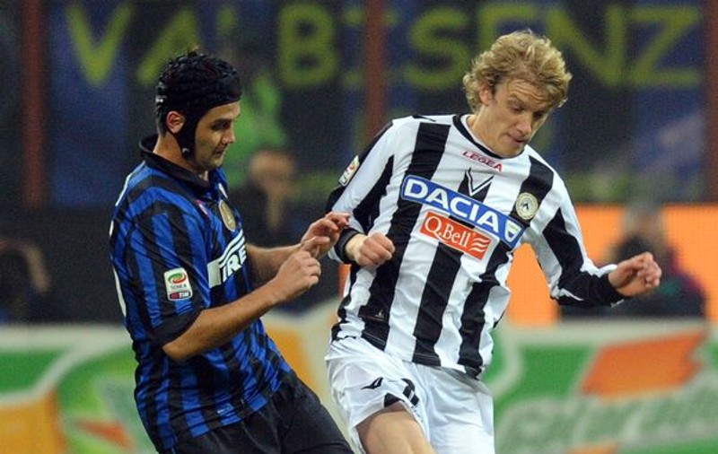 Poţi să crezi asta? Chivu a câştigat 53 de euro pe secundă, mai mult ca Messi