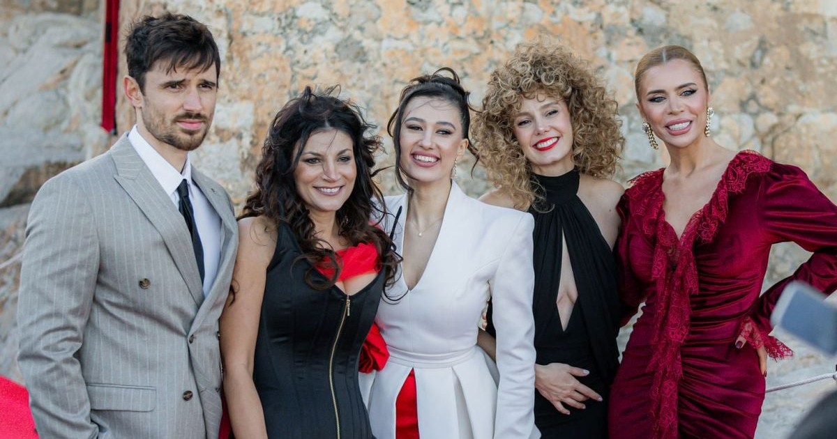 Eduard Trică, Ioana Ginghină, Mădălina Bellariu Ion și Esther Acebo la premiera de gală din Spania a filmului „Acel Martie” („That March”) | Foto: Ionuț Poptelecan