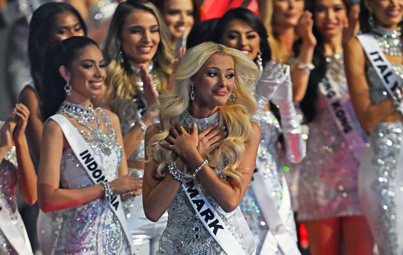 Daneza Victoria Kjær Theilvig a câștigat Miss Univers 2024. România, reprezentată de o bistrițeancă de 32 de ani