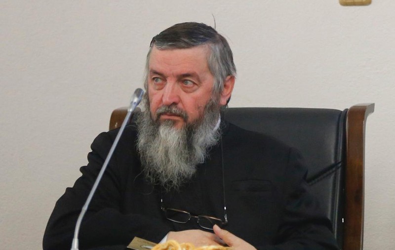 Preotul care a repopulat cu orfani un sat părăsit trece prin momente critice. Părintele Mihail Milea a suferit un infarct